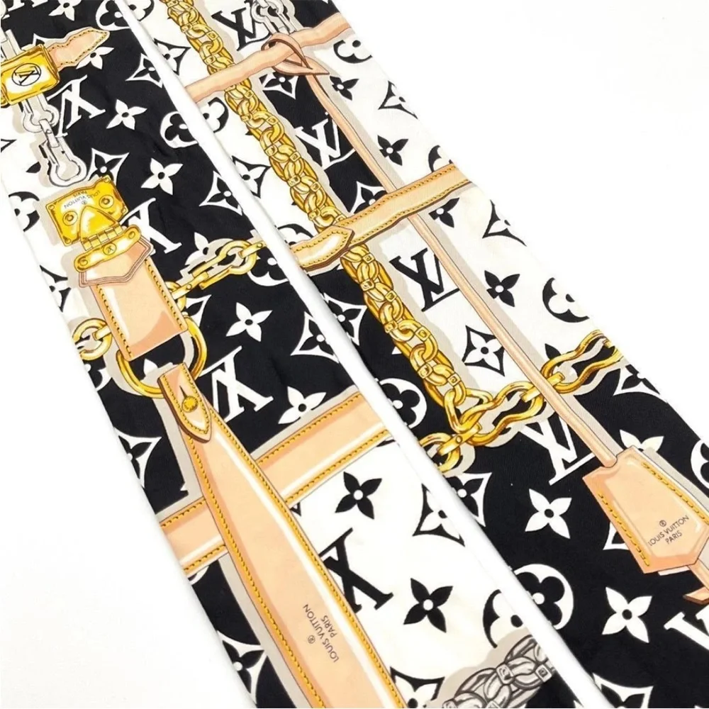 Louis Vuitton Monogram Black and White Scarf - Picture 9 of 13